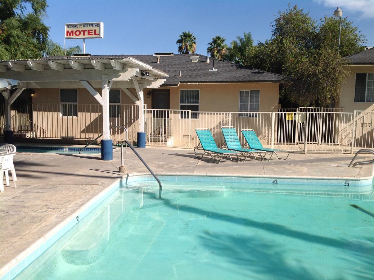 Elsinore Hotsprings Motel 레이크엘리노어 외부 사진